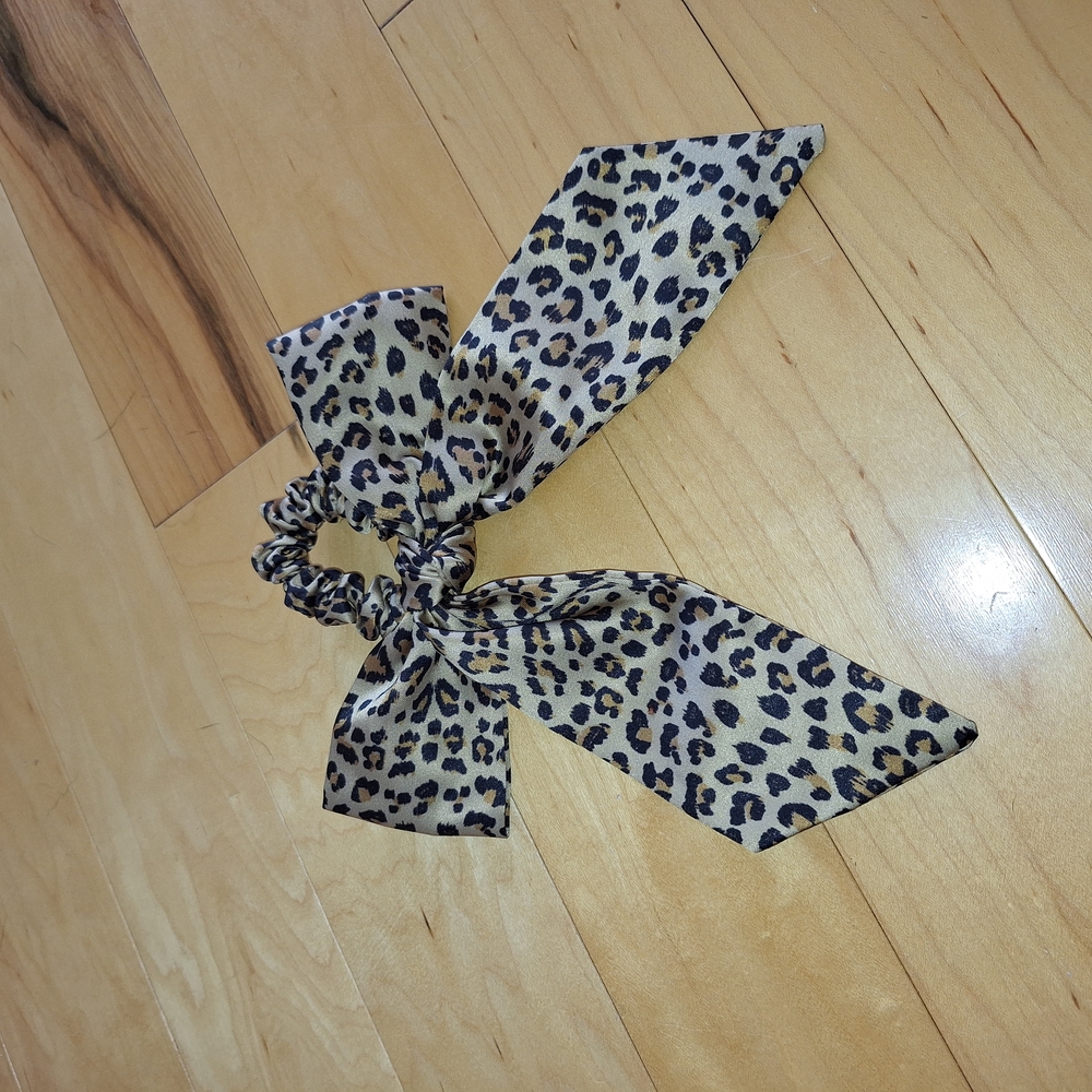 Nwot J Crew Leopard Print Hair Scrunchie with Bow